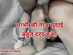 Une femme indienne se fait pénétrer l'anus dans une action anale torride