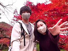 Kåte tenåringspar voyeuristisk møte i Kyoto, Japan