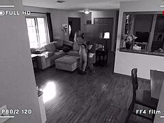 Uma gravação de sexo real captura o encontro intenso de uma esposa infiel