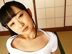Japanska porrstjärnan Hinano Kamisakas sensuella utflykt till varma källor