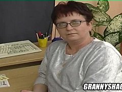 Video Masturbasi Solo Nenek Hungaria dengan Payudara Besar