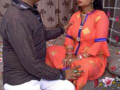 Индијска секс богиња је грубо јебана на својој годишњици венчања са хинди аудио