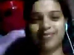 Rakhis'in ateşli Assamlı kızı video görüşmesinde göğüslerini ve amını sergiliyor