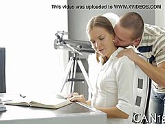 Ένα ώριμο ζευγάρι απολαμβάνει σκληρό σεξ σε ένα ερασιτεχνικό πορνό βίντεο