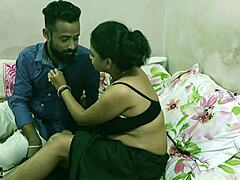 Индийско nri момче прави таен секс с красива tamil bhabhi в сари