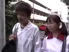 Stedfar deler sin tenårings Aramaki Shiori med college-kjæreste