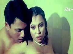 Seksowna dziewczyna z Bangla robi się brudna w gorącym filmie