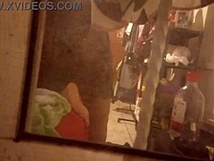 Vídeo caseiro da titia curvilínea se vestindo depois do banho