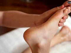 Срамежливата тийнейджърка Ирка разкрива интимните си части по време на масаж