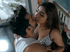 Soția Desi își face plăcere soțului într-un videoclip hardcore în hindi