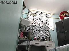 Skrita kamera posname žensko ekstremno analno srečanje