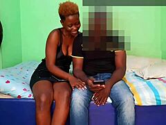امرأة شابة مذهلة تشارك في جنس عاطفي مع رجل أسود ذو قضيب كبير في منزلها، وبينما تجلس فوقه، يصل إلى ذروته بشكل لا يمكن السيطرة عليه - وهو خيال مثير لامرأة أفريقية سوداء