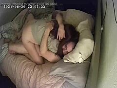 人妻が隠しカメラで浮気しているところを捕まえられ、キスをして中出しされる