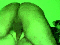 Amatör styvdotter får grov anal från smutsig pappa i hemgjord BDSM-video