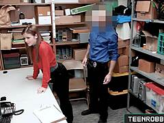 Pencuri Muda Mengambil Kontol Besar untuk Menghindari Penahanan - Remaja Robbers