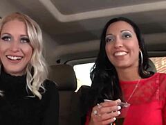 Mulheres sensuais Uma Zex e Casey Jordan seduzem um estranho para um ménage à trois em uma van